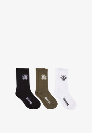Tre paia di calzini a coste: neri con logo bianco, verde oliva con logo bianco e bianchi con logo nero. Materiale morbido in misto cotone.