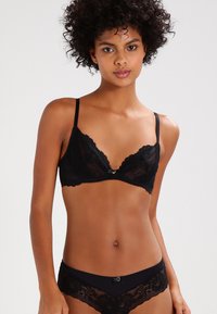 Gossard - SUPERBOOST NON PADDED PLUNGE BRA - Merevítős melltartó - black Miniatűr kép 1