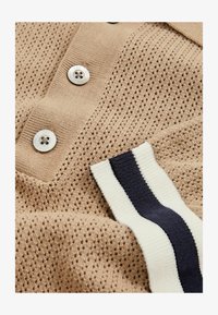 Unausgewählt, camel brown