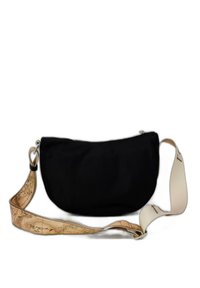 Borsa a spalla in tessuto nero con forma curva, zip argentata e tracolla cremosa con motivo mappa del mondo. Accento testurizzato sulla tracolla.