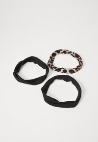 Unselected, black 