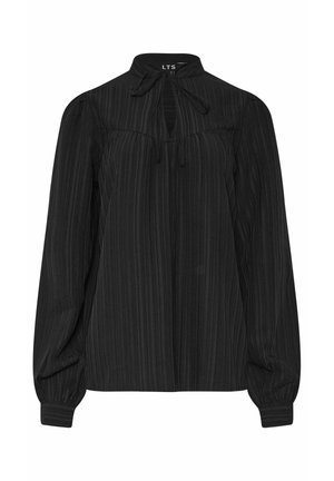 Blusa negra de manga larga con suaves rayas verticales, cuello alto con un orificio en la parte delantera y detalle de lazo.
