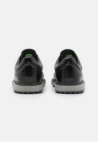 adidas Golf MODERN CLASSIC 80 SPIKELESS - Golfskor - core black/dark silver metallic/grey