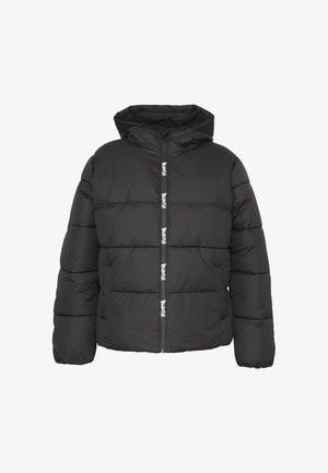 Giacca a vento nera con cappuccio, dotata di sezioni cucite, chiusura con zip e dettagli con logo lungo la parte anteriore. Tessuto liscio, materiale caldo.