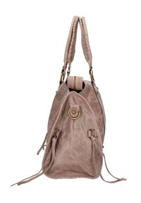 Borsa a tracolla in pelle beige con manici intrecciati superiori, chiusura con cerniera e dettagli in metallo color oro. Presenta lacci laterali regolabili e una finitura testurizzata.