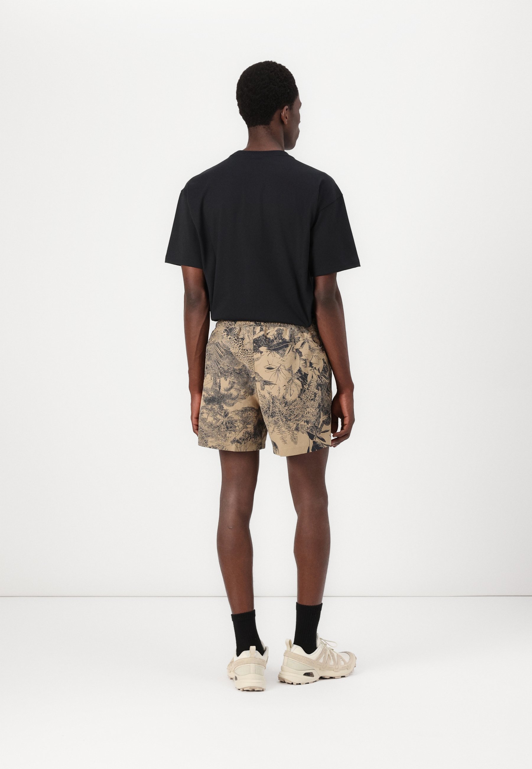 Nike ACG RESERVOIR GOAT SHORT - Pantaloni scurți - parachute beige