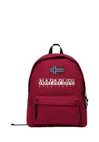 Zaino in tessuto rosso con forma arrotondata, tasca frontale con zip, una patch in pelle con una bandiera e il logo "NAPAPIJRI geographic" in bianco e arancione.