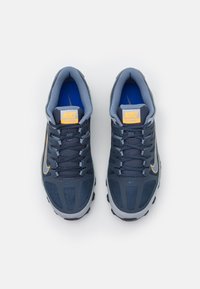 Nike Performance REAX 8 TR - Sapatilha de treino - wolf grey/ashen slate/thunder blue/laser orange/racer blue