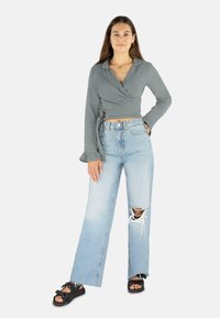 Normani Top - hellgrau