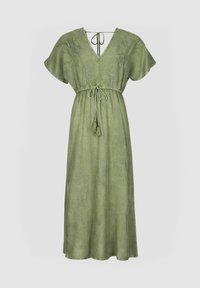 Robe longueur genou de couleur vert olive, fabriquée en tissu doux, avec un décolleté en V, des manches courtes à volants, des détails brodés et une taille à cordon.