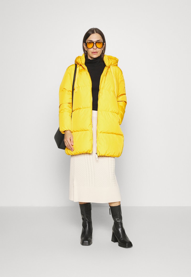 tommy hilfiger yellow blue red jacket