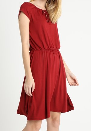 Sukienka z dżerseju