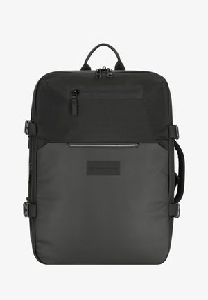 Zwarte rugzak van duurzaam stof met een strak, rechthoekig design. Voorzien van ritsen, verstelbare bandjes en een voorkantvak voor opbergruimte.
