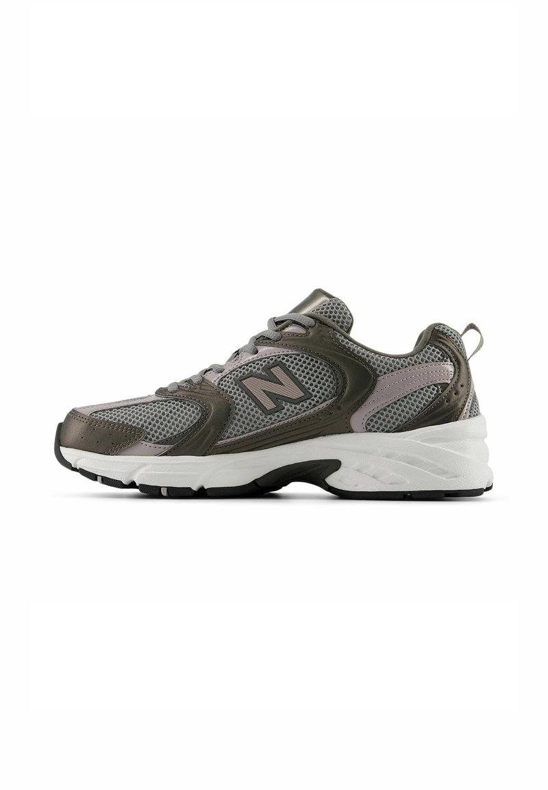 U530 black metallic truffle salt/black