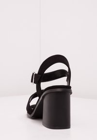 New Look Wide Fit Sandaalit nilkkaremmillä - black