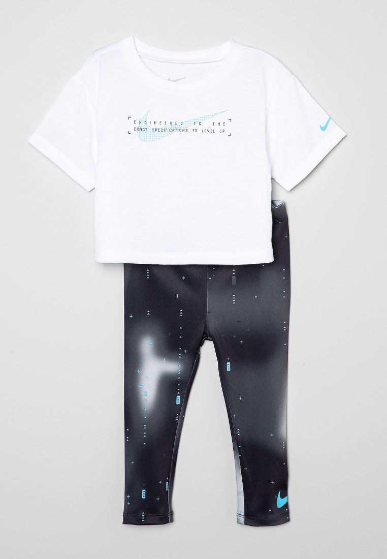 Nike Sportswear Sport T-shirt zwart Nike Sportswear Sport T-shirt zwart