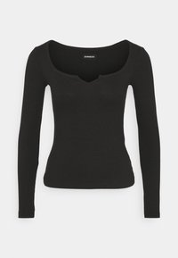 Czarny top z długim rękawem o żebrowanej fakturze, z szerokim dekoltem i subtelnym cięciem w kształcie V. Zaprojektowany z myślą o dopasowanej sylwetce.
