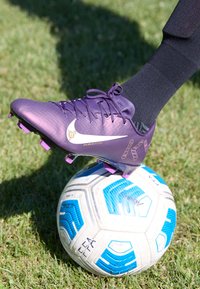 ZOOM VAPOR 16 ACADEMY - Fotbollsskor till hårt underlag - grand purple/pale ivory
