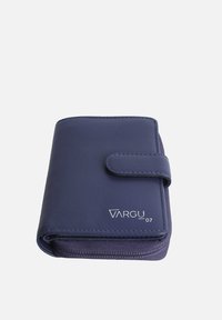 Navyblauwe portemonnee van soepel leer, met een gestikt rand en een magnetische sluiting. Logo in witte tekst op de voorkant weergegeven. Compac ontwerp.