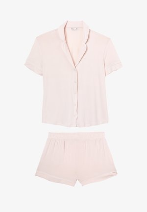 Chemise rose clair à manches courtes avec boutons et short assorti à taille élastique, en tissu doux et léger.