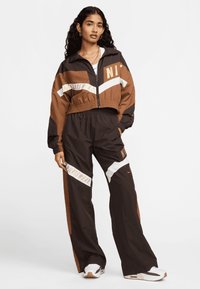 Nike Sportswear STREET - Bluză de trening - brown/light british tan/sail