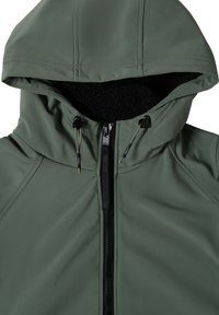 Veste à capuche vert olive avec doublure polaire noire, fermeture éclair à l'avant et cordons réglables sur la capuche.