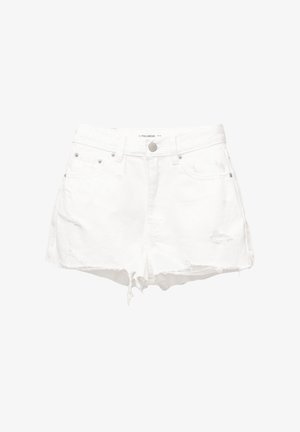 Witte denim shorts met een versleten look, gefrayed zoom en een vijf-pocket ontwerp. Inclusief metalen knoop en klinknagelaccenten.