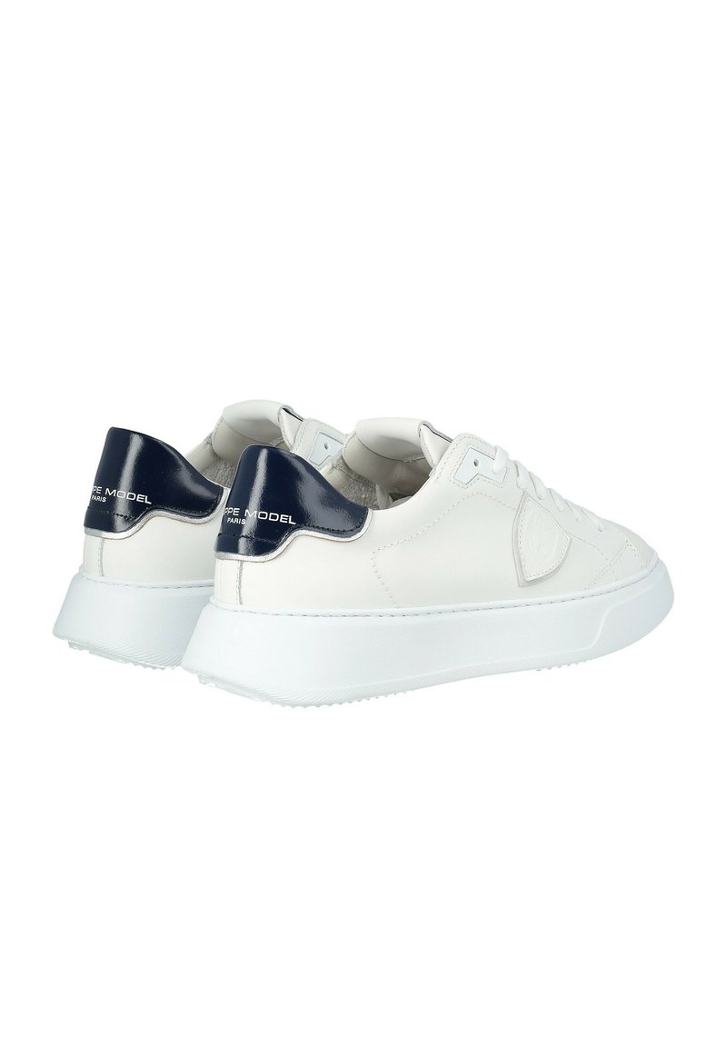 Zapatilla De Hombre Philippe Model Temple BTLU En Piel Blanca Con
