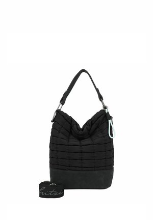 Borsa a secchiello in tessuto trapuntato nero con base in pelle, manico regolabile e un accento a contrasto in menta sulla cerniera. Include una tracolla removibile.