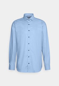 Helles blaues Langarmshirt aus glattem Stoff. Button-Down-Kragen mit dunklen Knöpfen; hat eine strukturierte Passform und geknöpfte Ärmel.