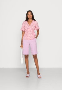 Vero Moda VMHENNA WRAP TOP - Blusa - parfait pink/pink hollo