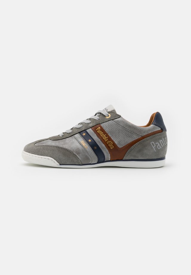 VASTO UOMO - Sneakers basse - gray violet