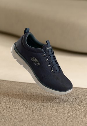 Skechers Wide Fit SUMMITS - Sneaker low - navy