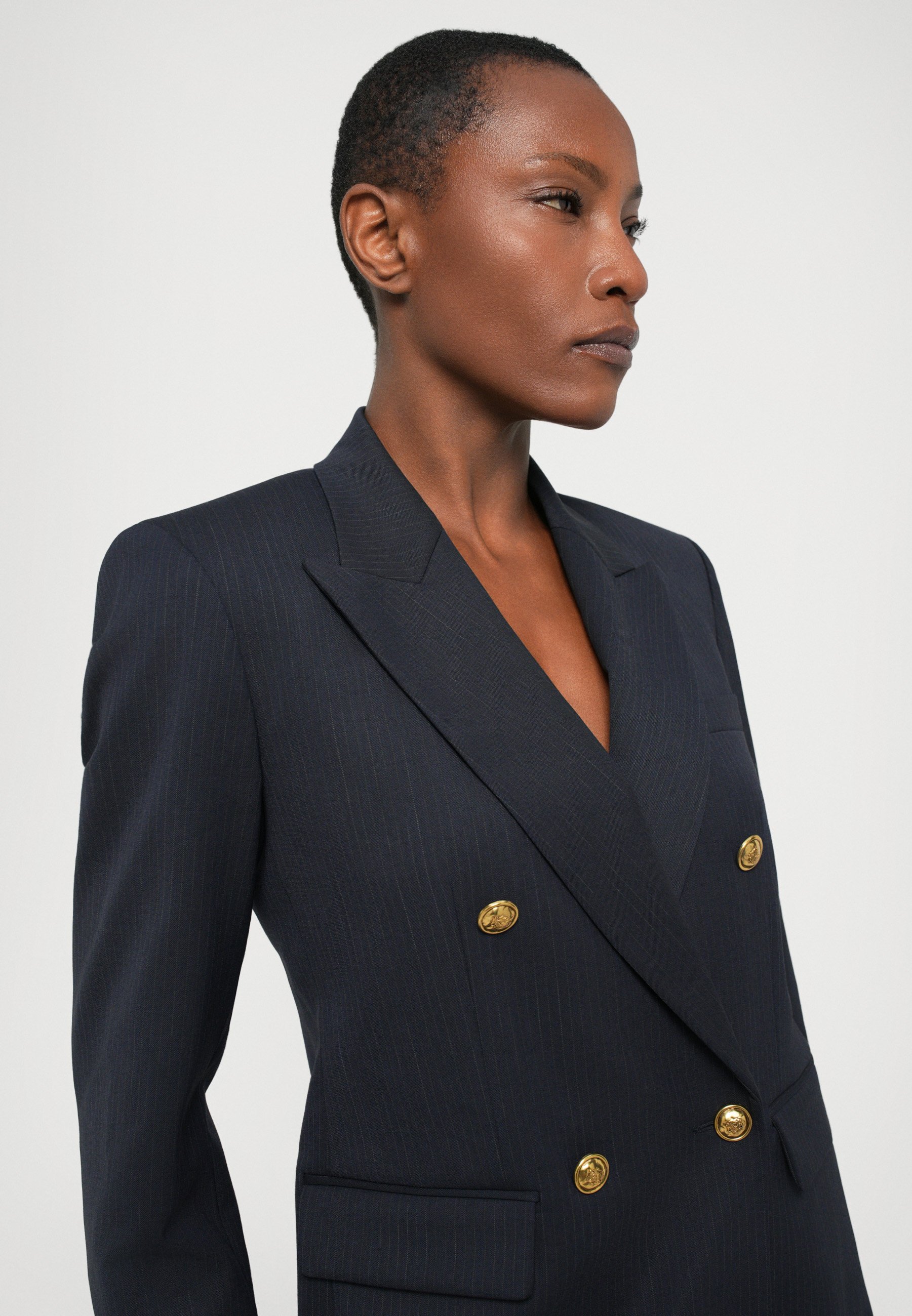 サンドロ　Veste Marine Blazer　テーラードジャケット　ベロア Blue Blazers for men | Sandro Paris