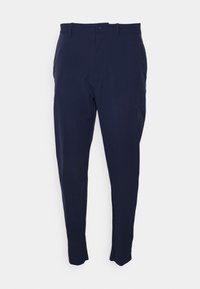 Marina blå byxor i slät tyg, med rak passform, knappstängning och bältesöglor. Inga synliga mönster eller detaljer.