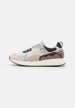 FUTURA RUNNING - Trainers - grey/glitter