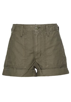 Shorts taille haute vert olive avec poches plaquées devant, fermeture par bouton, passants de ceinture et ourlets retroussés.