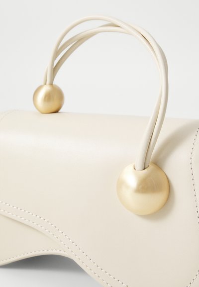 Cult Gaia KAZIA CROSSBODY - Kabelka - off white