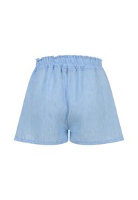 Shorts bleu clair, coupe ample avec une taille élastique froncée, fabriqués dans un tissu léger légèrement texturé.