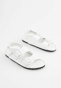 Next BACK STRAP  - Sandaalit nilkkaremmillä - white croc effect
