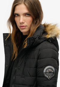 Superdry & Co FUJI HOODED MID LENGTH PUFFER - Vinterfrakke - black