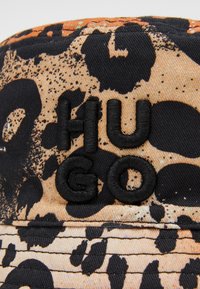 HUGO ALEXY LEO - Pălărie - open beige