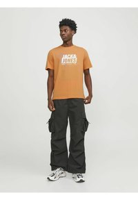 Jack & Jones Tričko s potlačou - tangerine