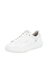 Baskets en cuir blanc avec une langue en mesh texturé, bout rond, semelle contrastante et petits trous subtils pour la respirabilité. Comprend des lacets et un logo.