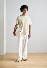 Lindbergh O NECK TEE OVERSIZE - Tricou basic - light khaki