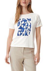 comma FRONT - T-Shirt print - weiß