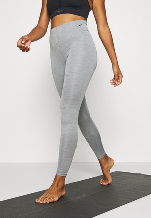 Nike Performance Legginsy