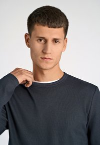 Lindbergh Pitkähihainen paita - navy