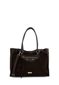 Brązowa torba typu tote zamszowa z skórzanymi akcentami, podwójnymi paskami i przednią kieszenią na zamek. Posiada złote okucia i gładką teksturę.