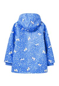 Blauer Kinderregenmantel mit Kapuze, dekoriert mit weißen Blumen und weißen Pferden mit rosa Mähnen und gelben Sätteln.